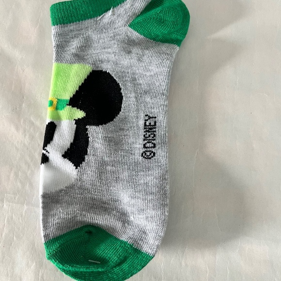 Disney NWT Mickey Mouse St Patrick's Day Ankle Socks Size 4-10 - Picture 3 of 3